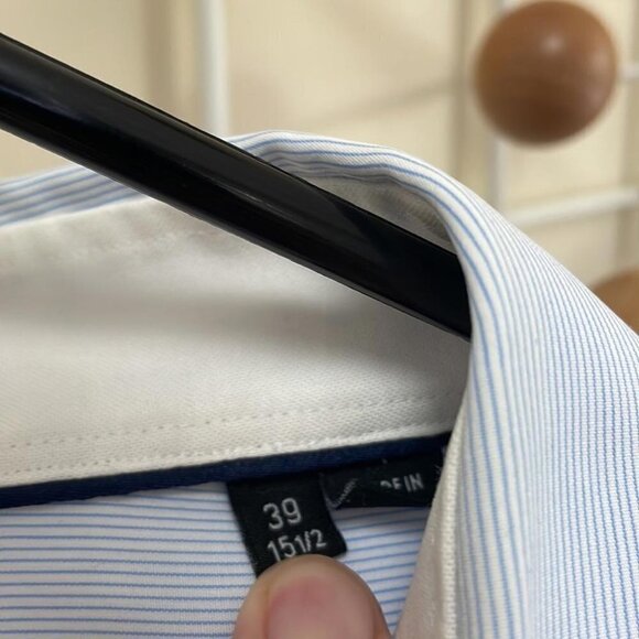 Hugo Boss Classic Business Casual Pinstriped Long Sleeve Button Down Blue - 39 - Picture 3 of 15